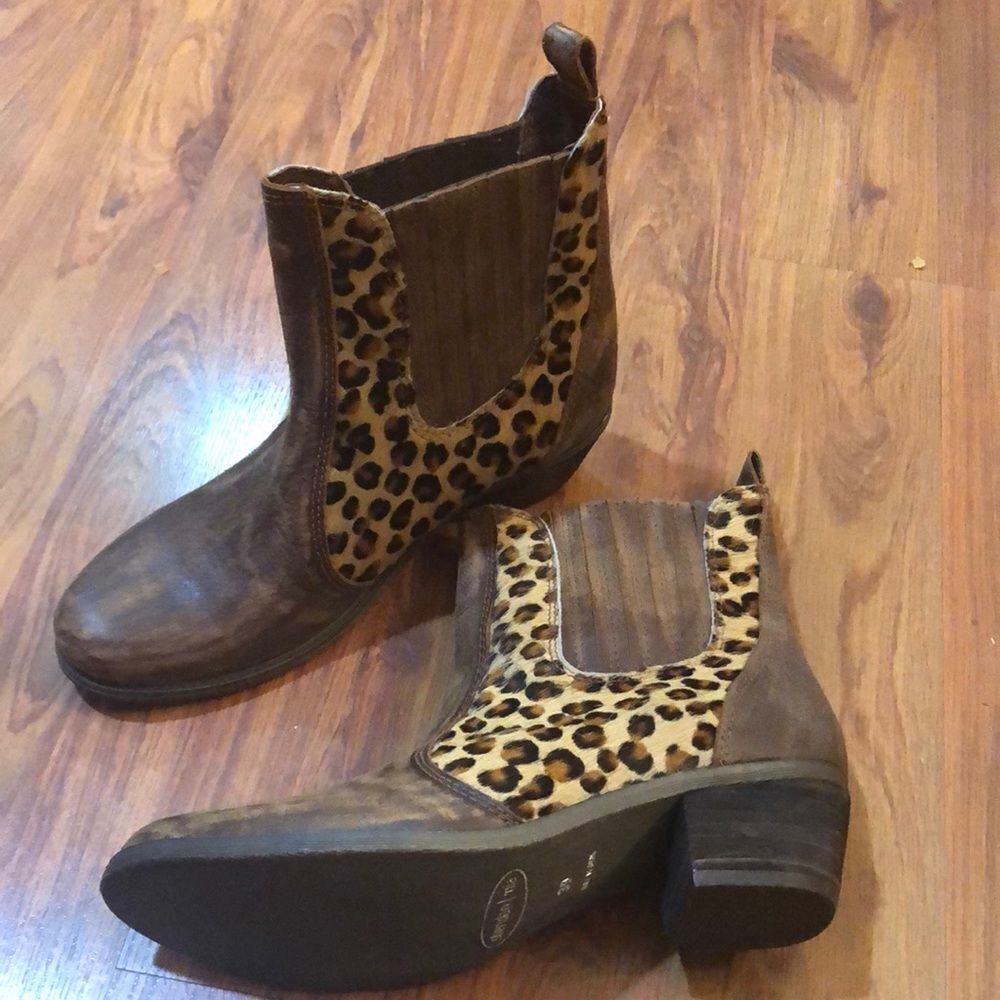 Sheridan Mia Handcrafted leather leopard booties **see discription